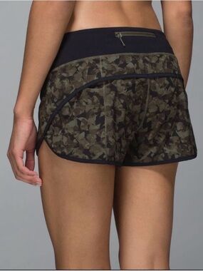 Lululemon Speed Up Camouflage Olive Black Short 2.5”